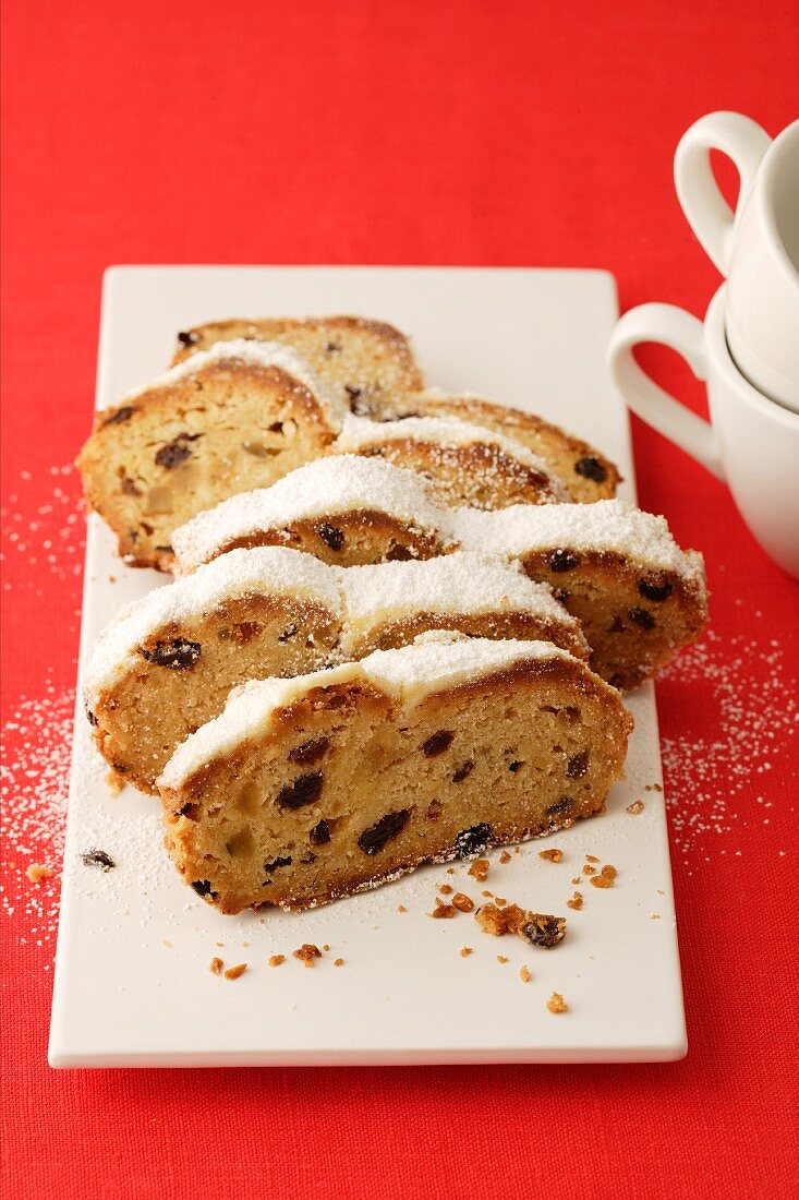 Klassischer Stollen, in Scheiben