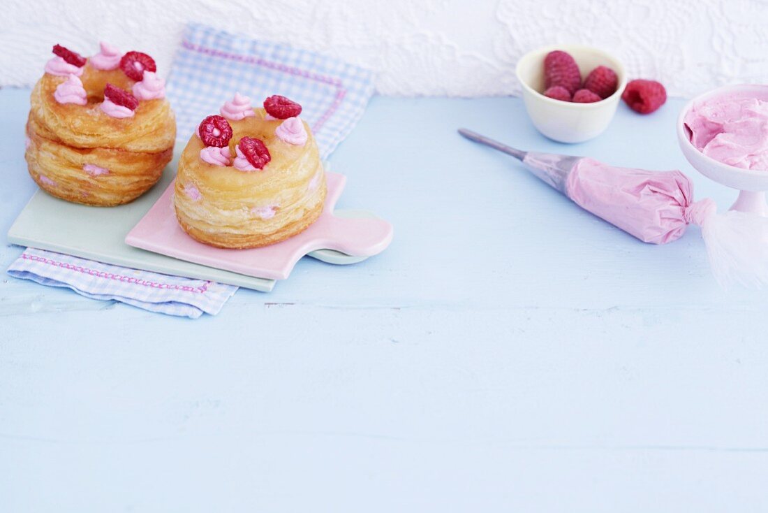 Croissant-Doughnuts with raspberry cream cheese
