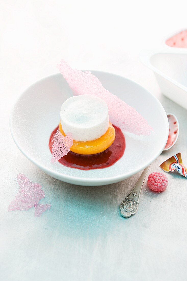 Yogurt peach melba