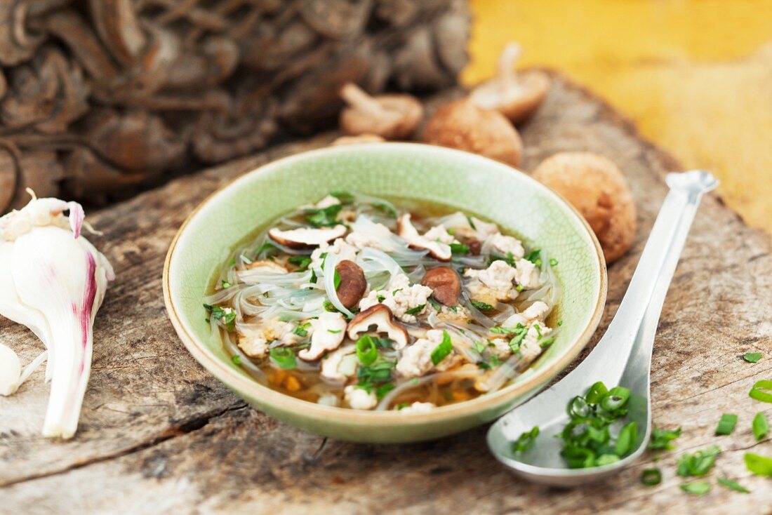 Glass noodle soup with shiitake mushrooms and chicken (Thailand)