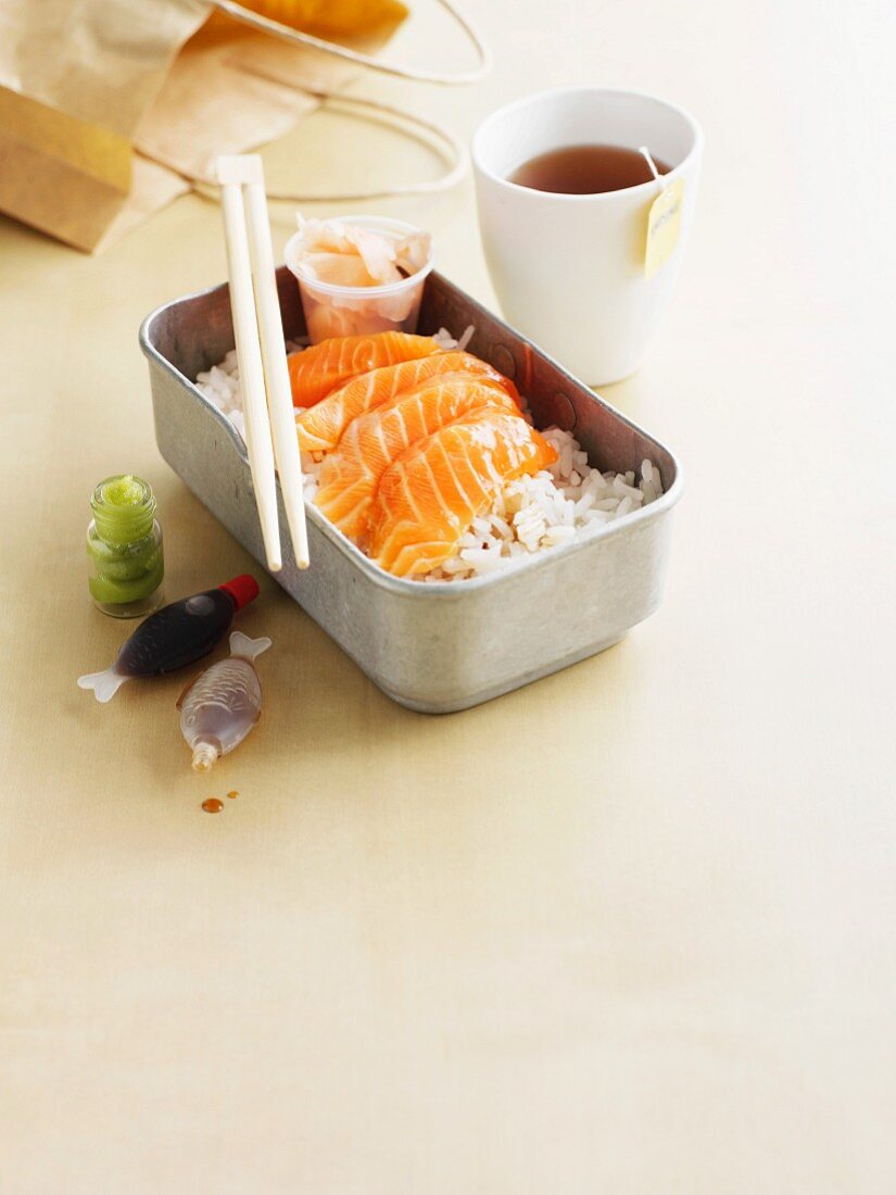 Sushi-Lunchbox zum Mitnehmen