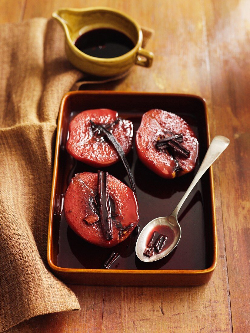 Baked quinces with honey and spices