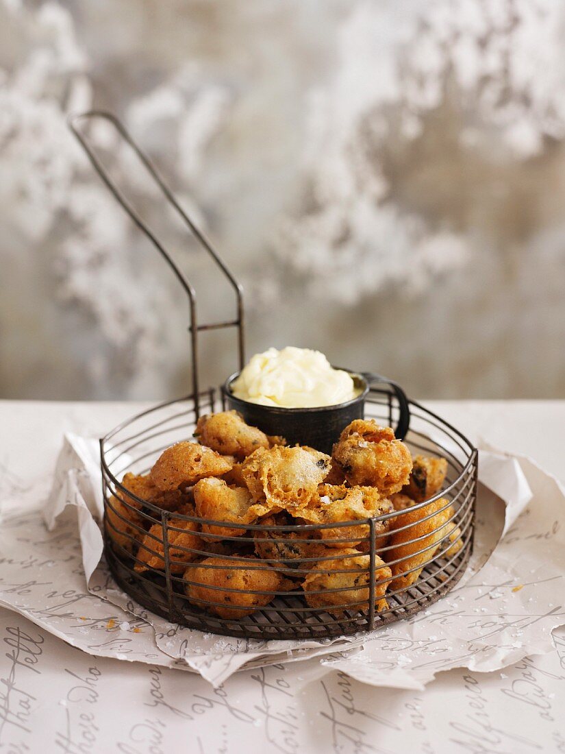 Fried mussels with aioli