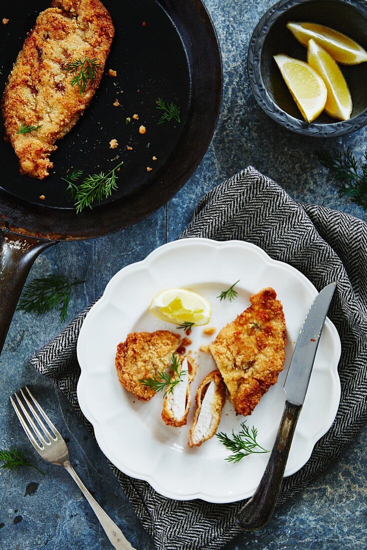 Chicken escalope with lemon