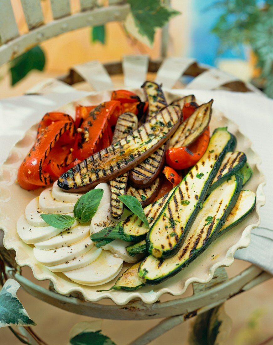 Grilled vegetables with mozzarella