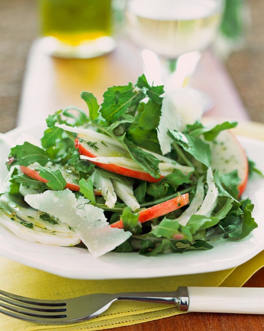 Rocket salad with apple, fennel and Parmesan