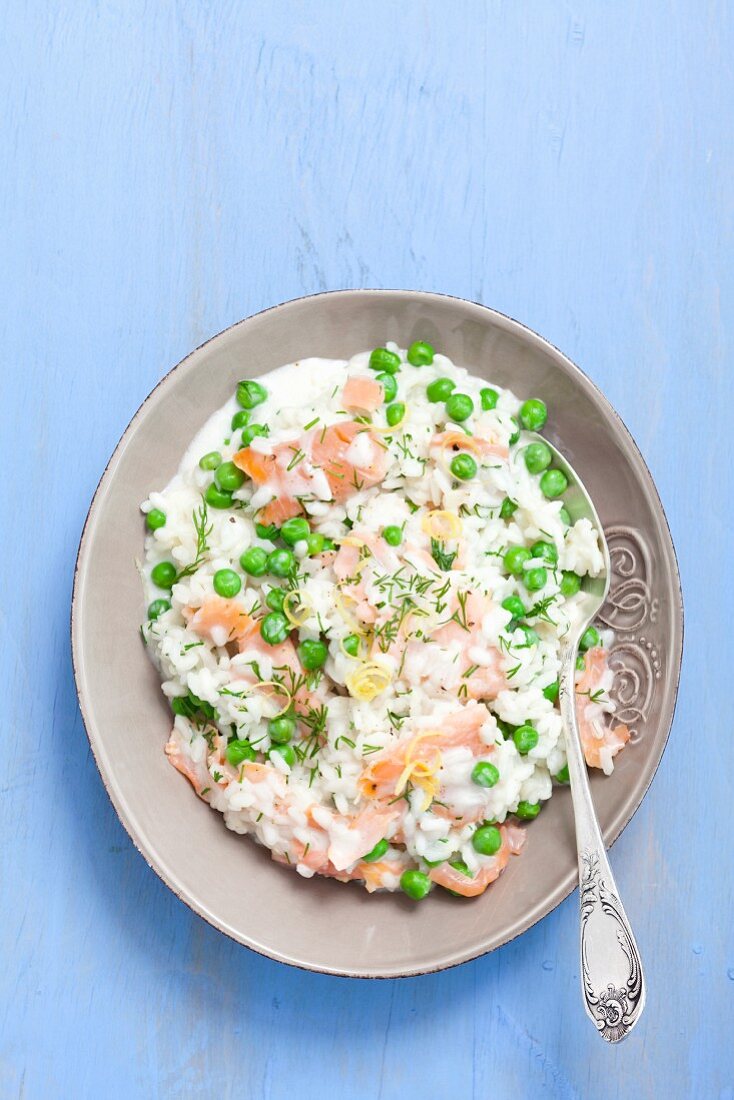 Risotto with mascarpone, peas and smoked salmon