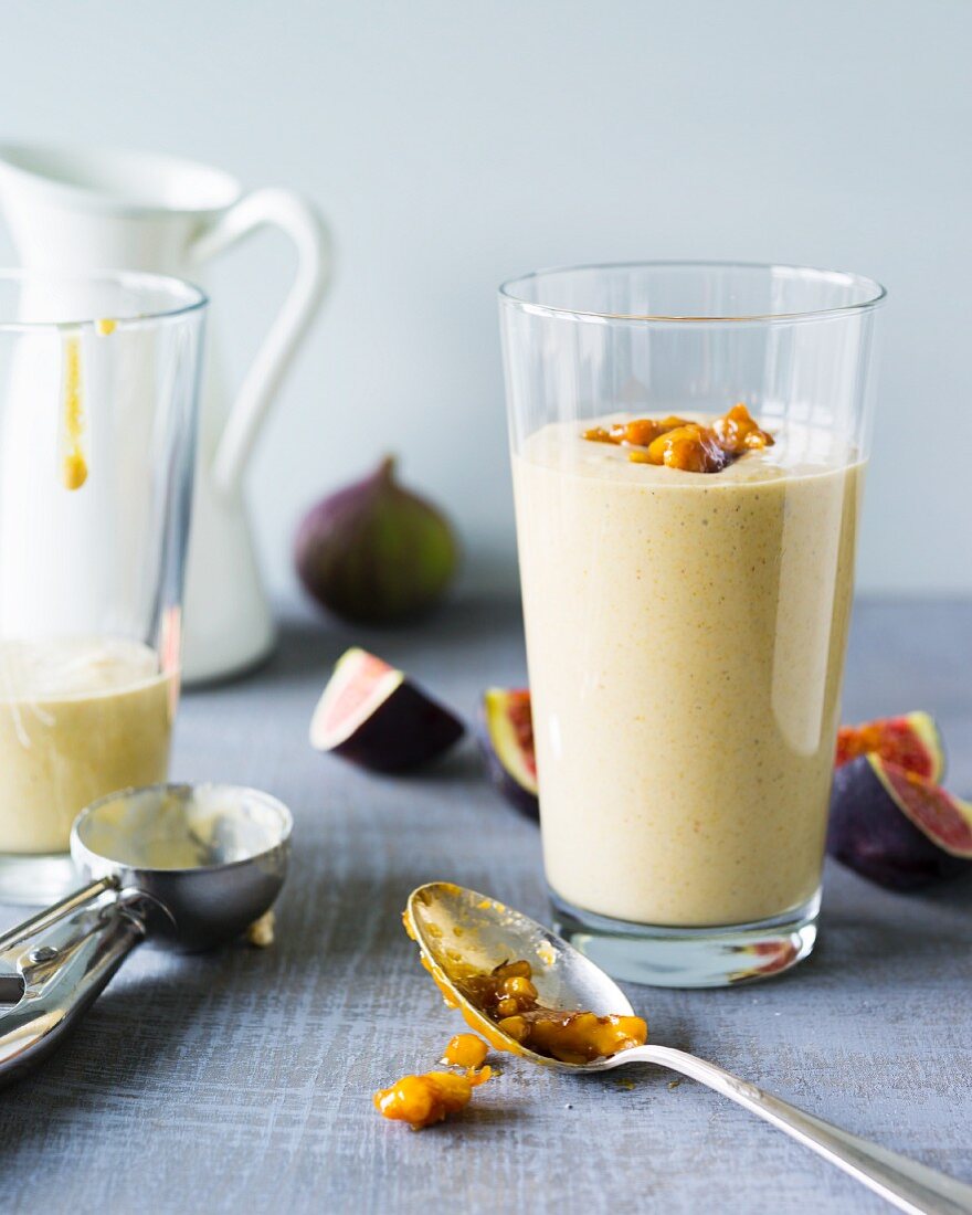 A fig and walnut smoothie made with sweet wine, yoghurt and milk