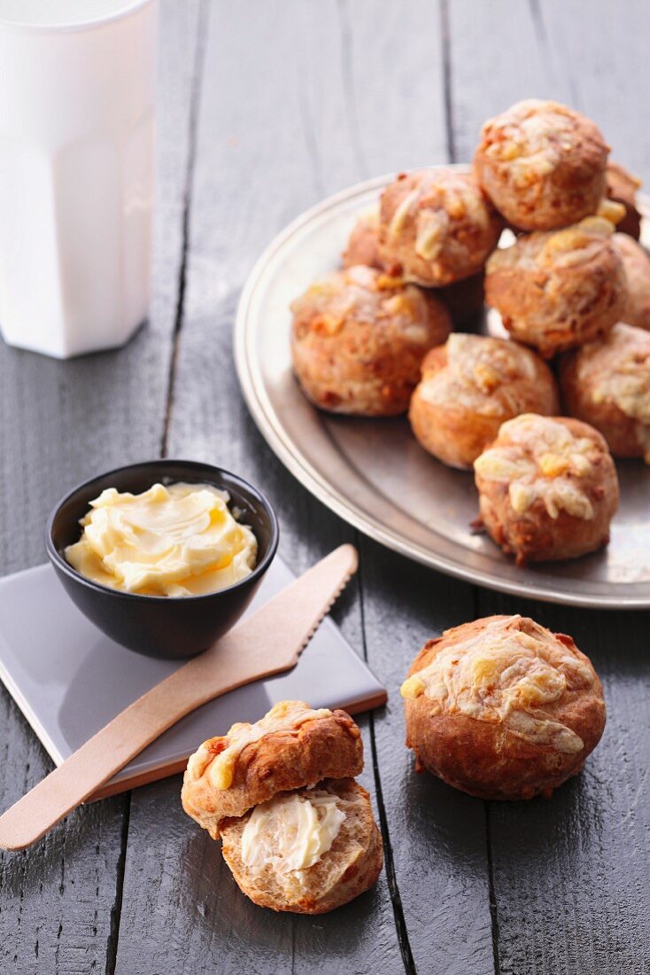 Cheese rolls with butter