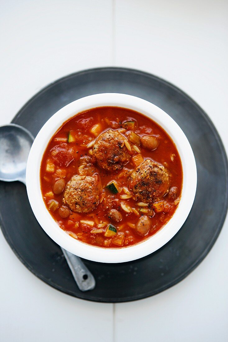 Minestrone mit Hackbällchen