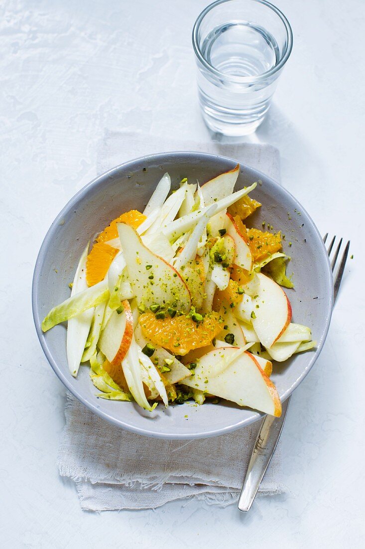 Chicory salad with pears and oranges