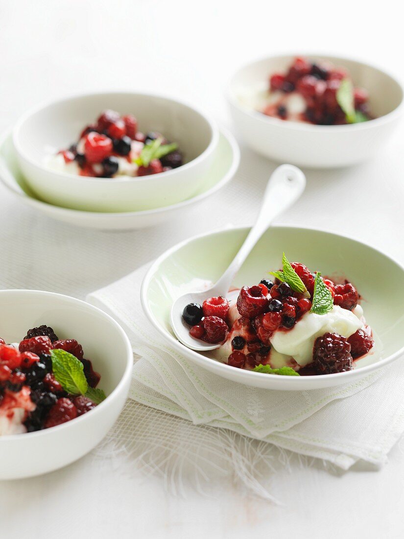 Mint sorbet with chilled berries
