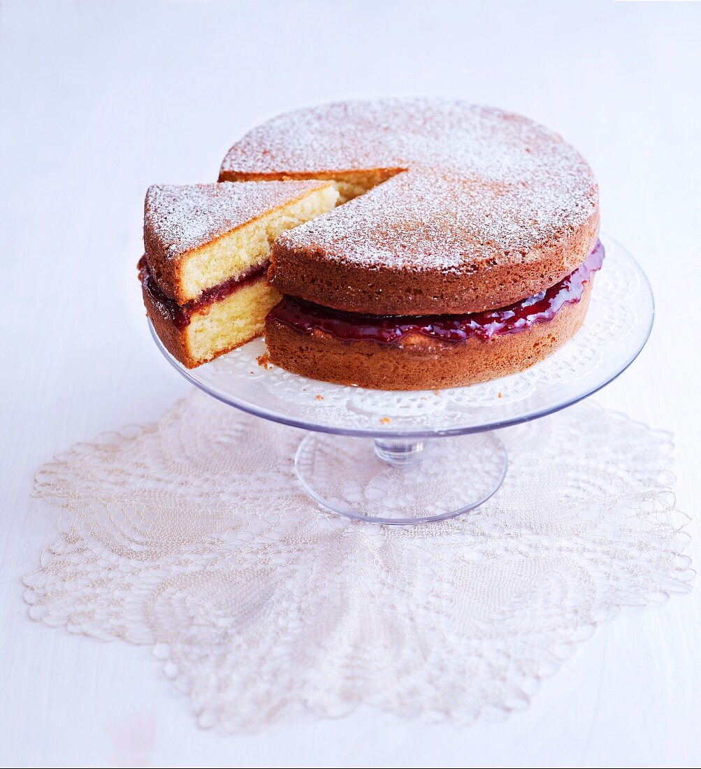 Victoria Sponge Cake mit Puderzucker