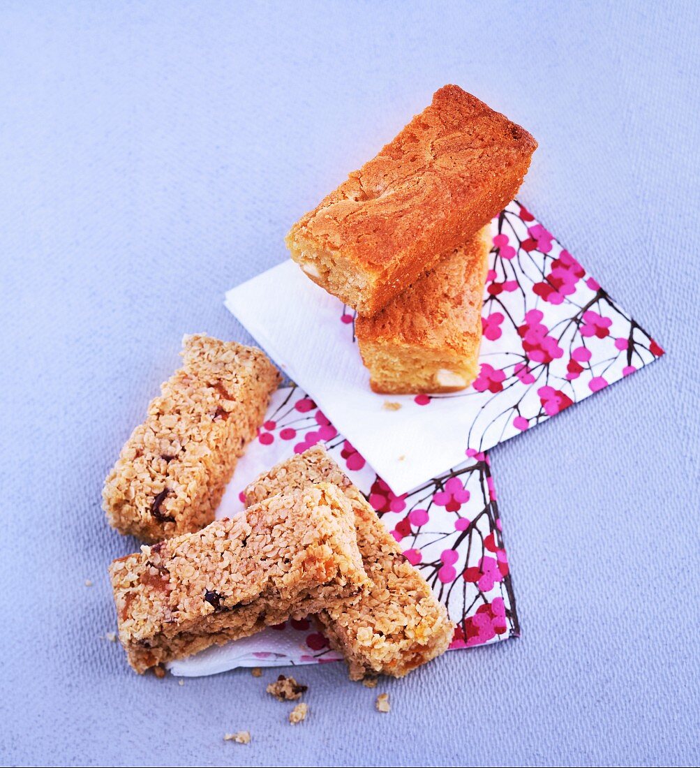 Muesli bars and blondies