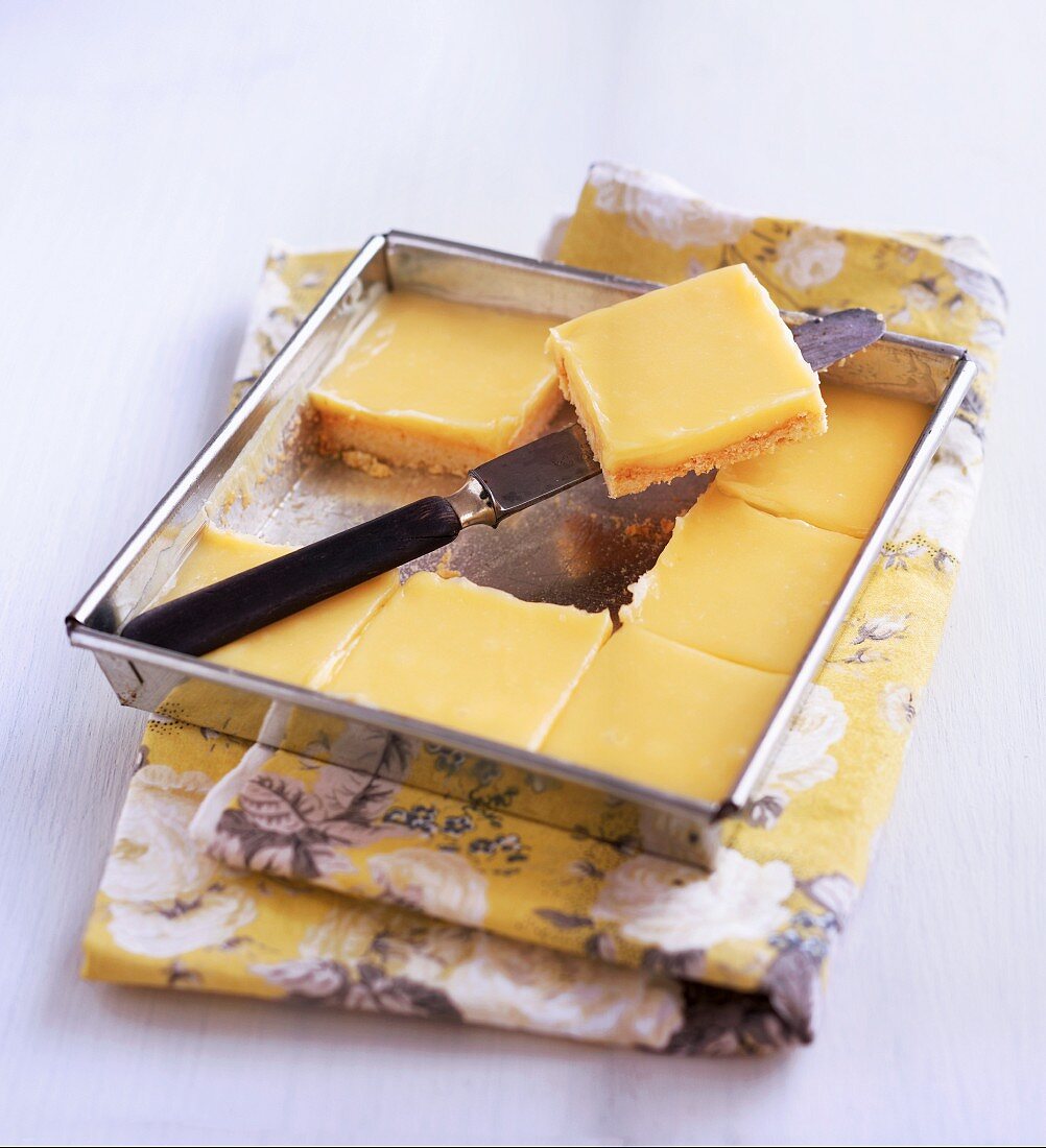 Lemon slices in a baking tin