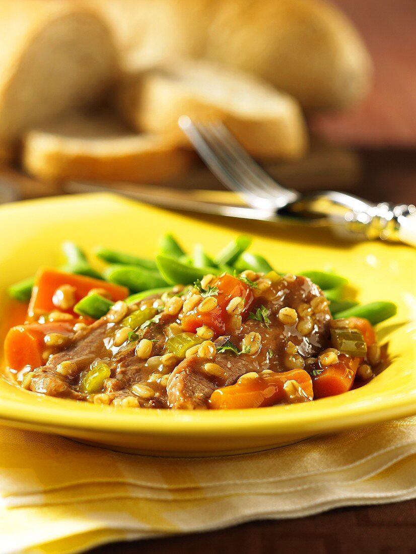 Braised beef with green beans