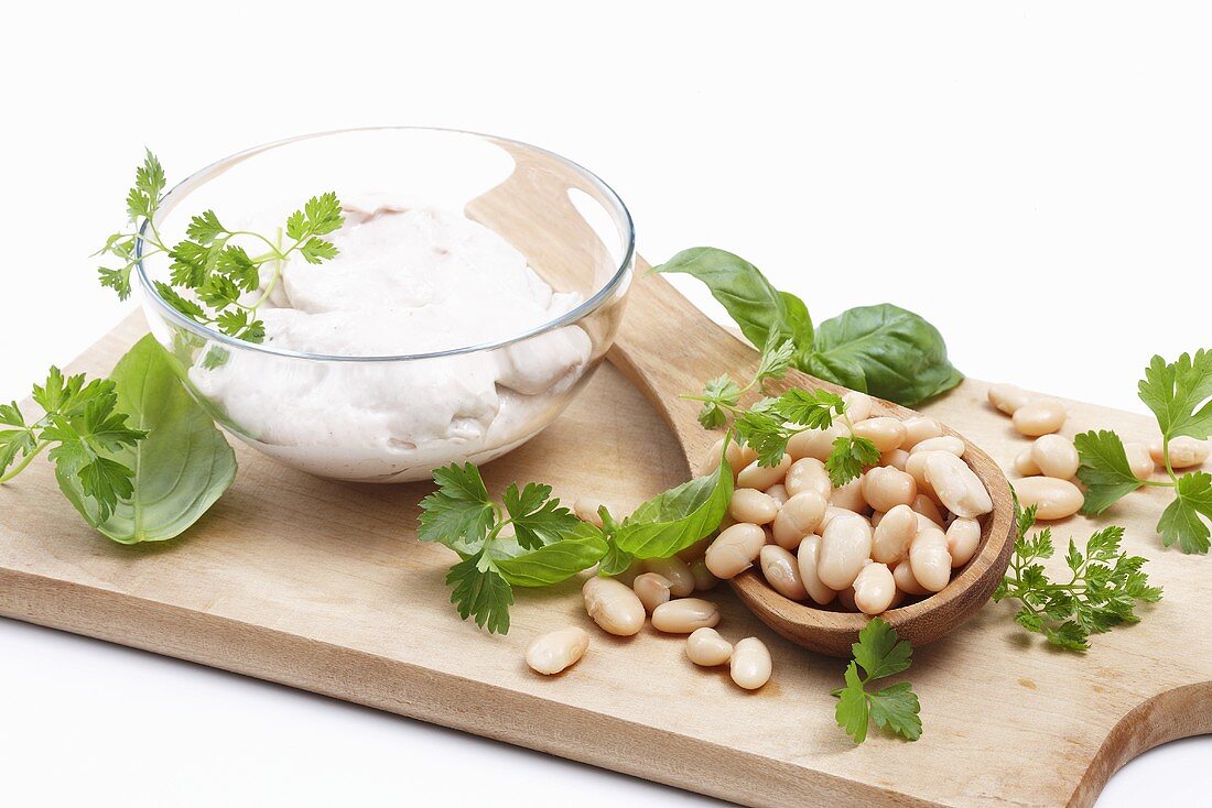 White beans, fresh herbs and cream
