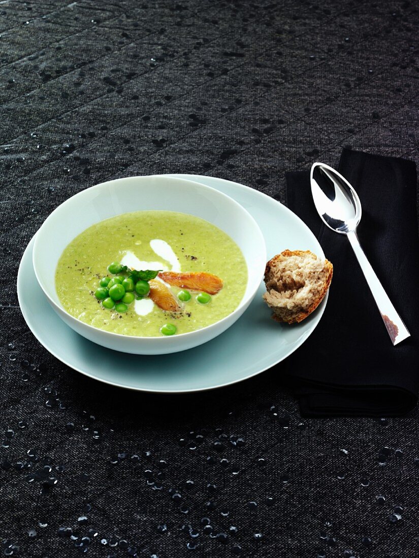 Cream of pea soup with smoked fish