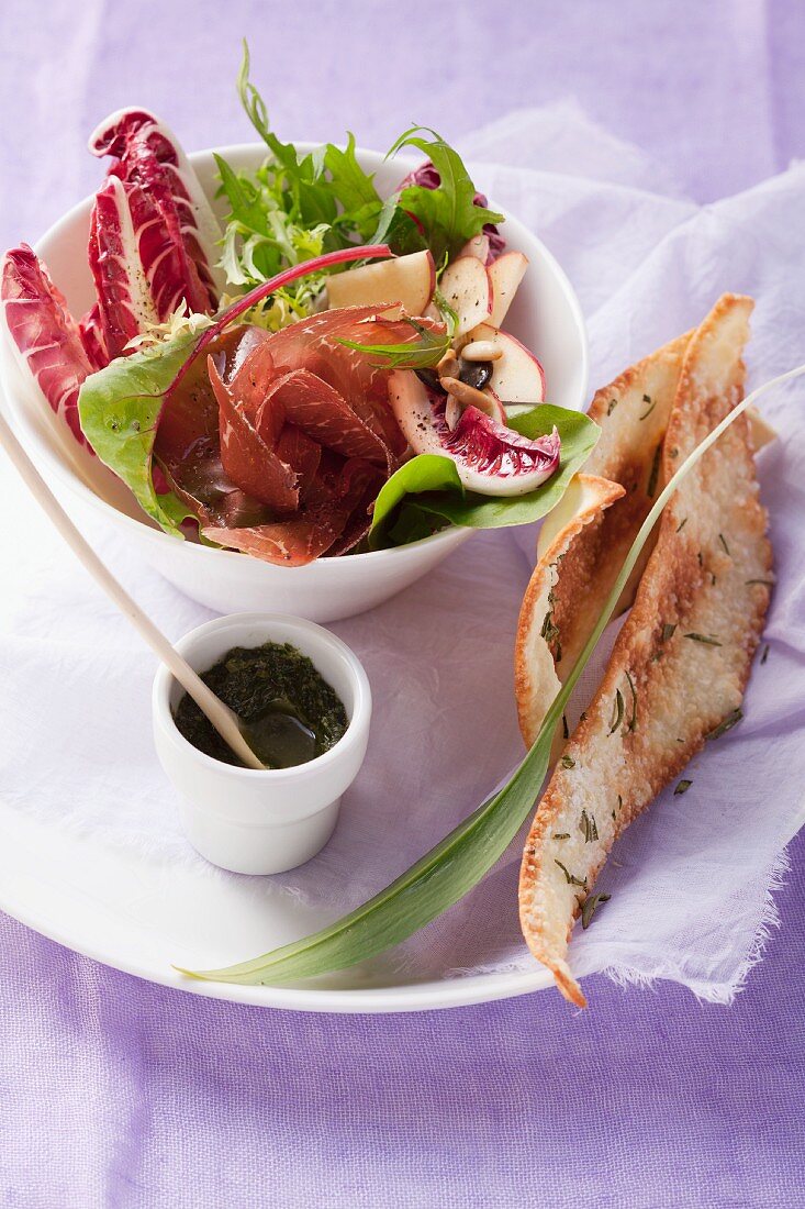 Radicchio salad with apple and Grisons air-dried beef