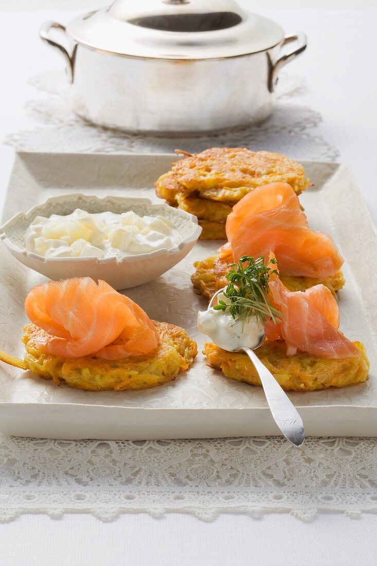 Smoked salmon on carrot cakes