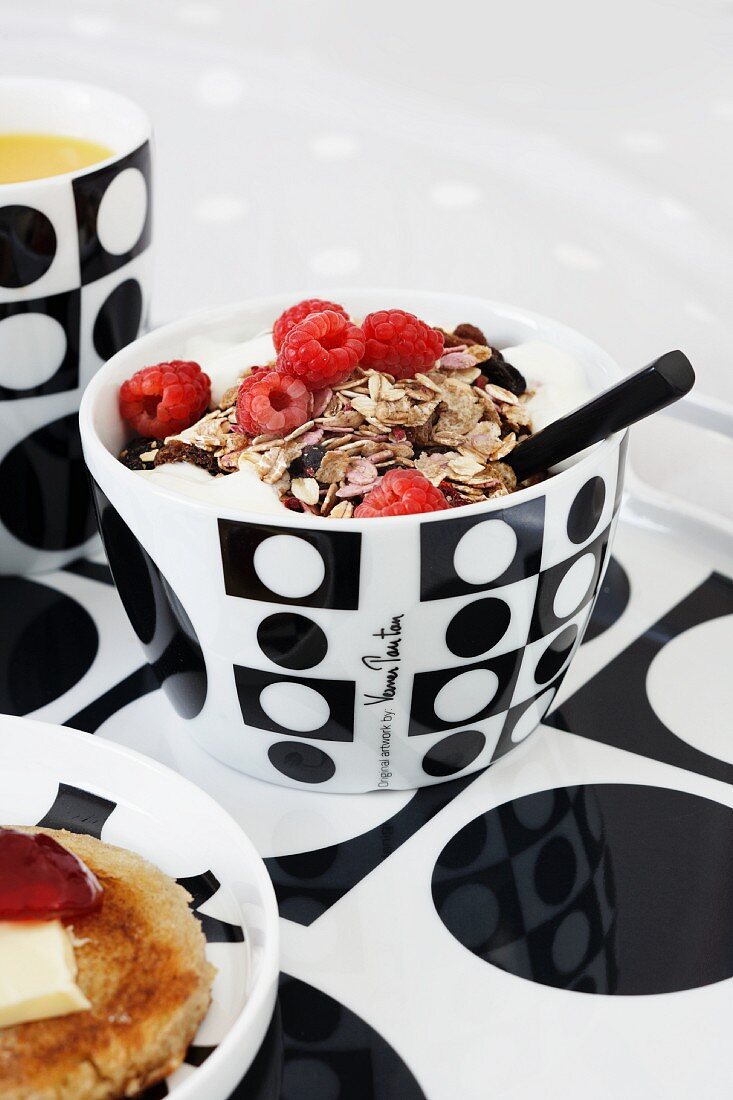 Black-and-white crockery on a breakfast tray