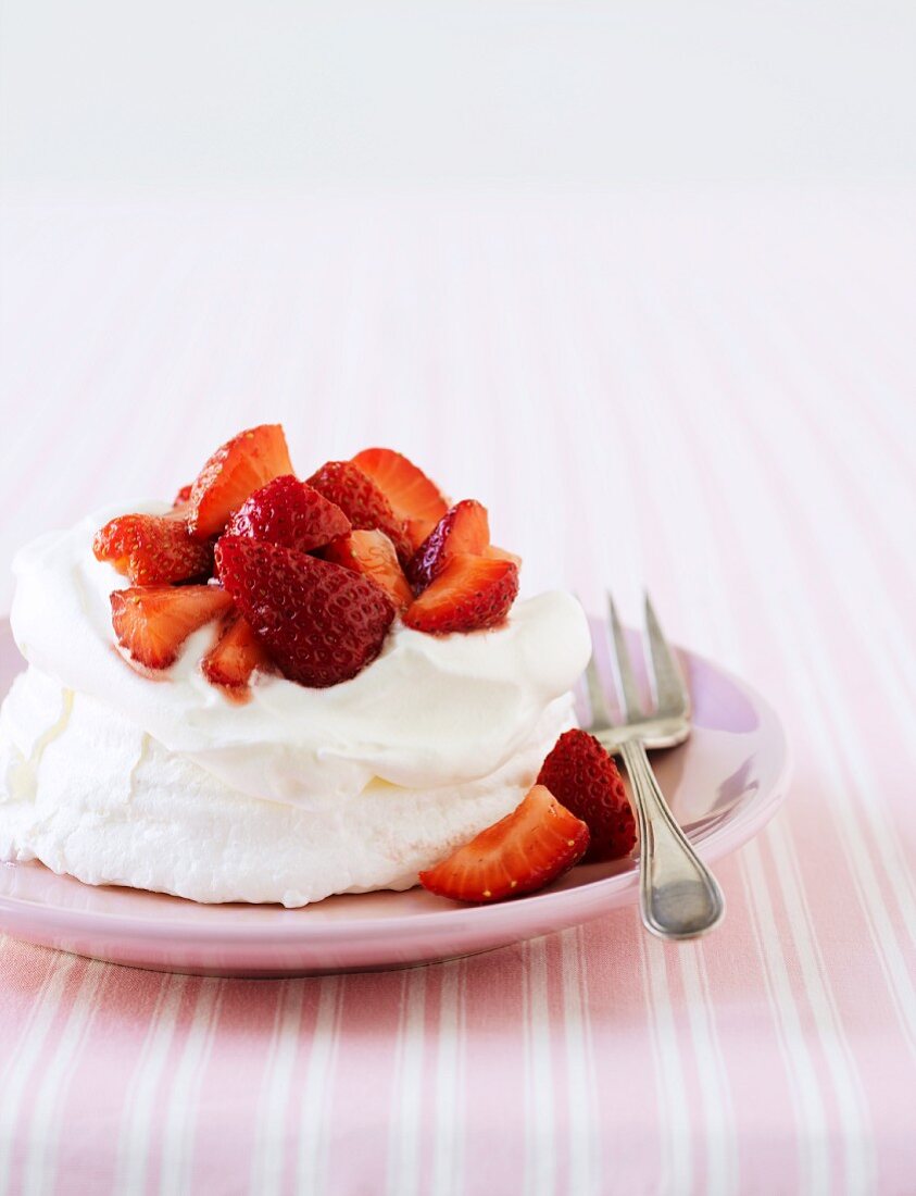 Strawberry pavlova