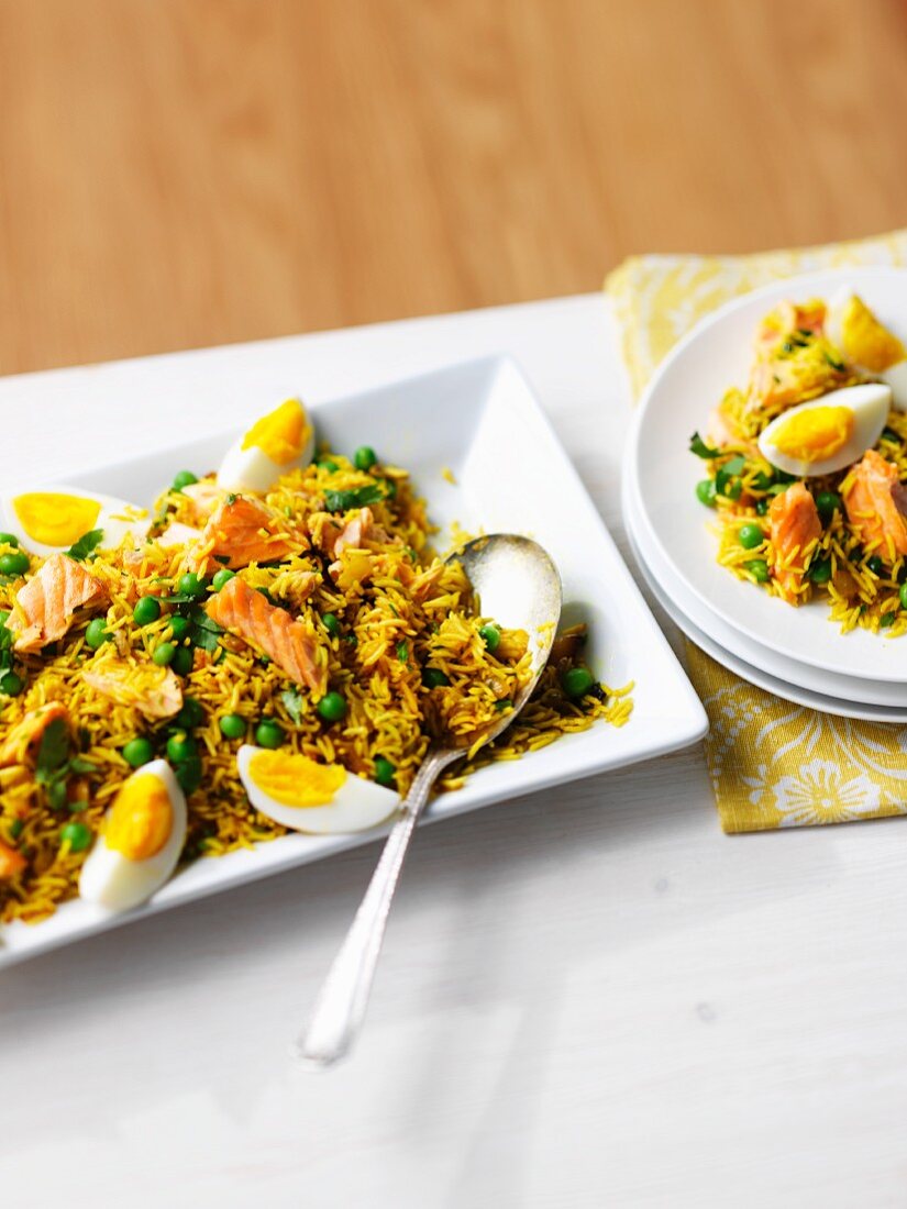 Rice with salmon, egg and peas