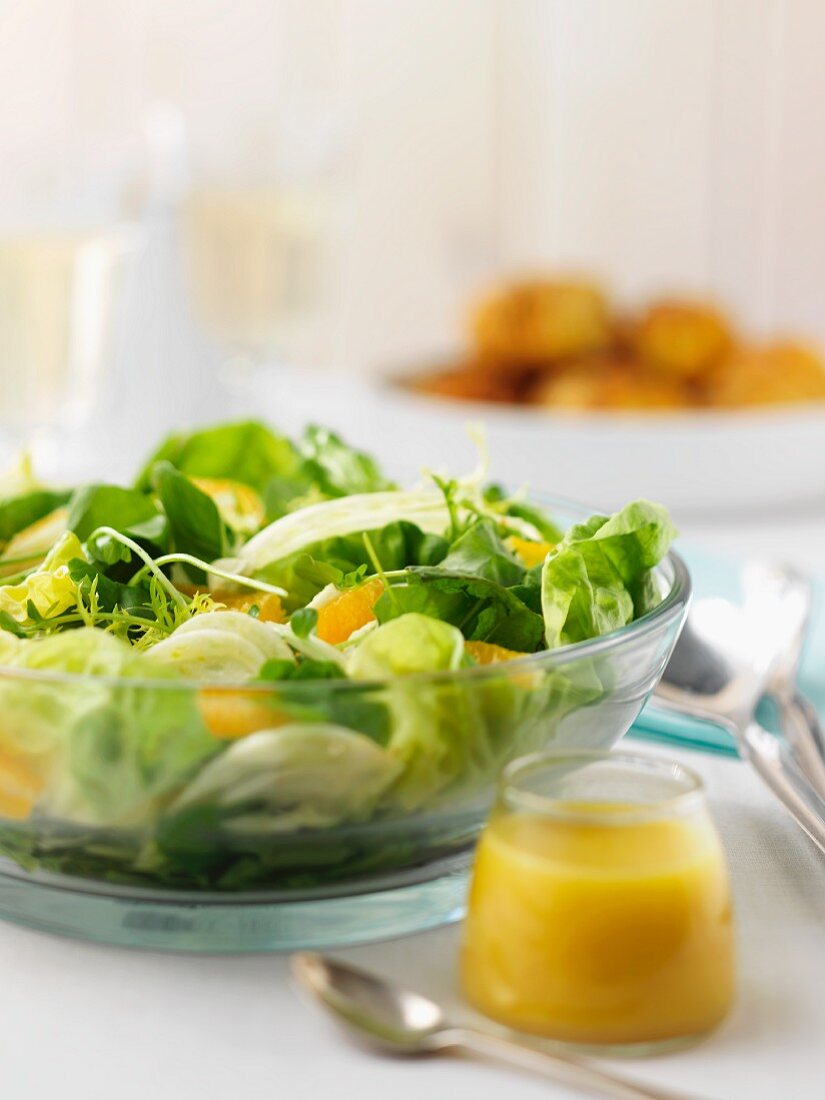 Blattsalat mit Orangen und Fenchel