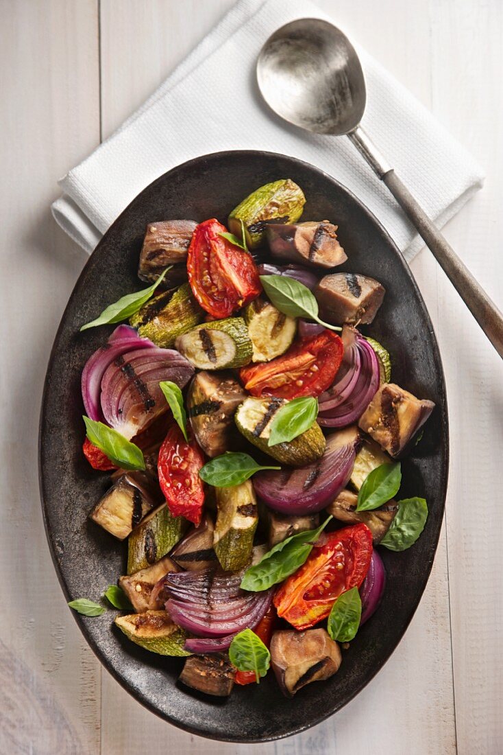 Grilled vegetables with basil