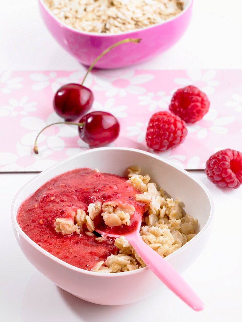 Oats with a raspberry and cherry purée