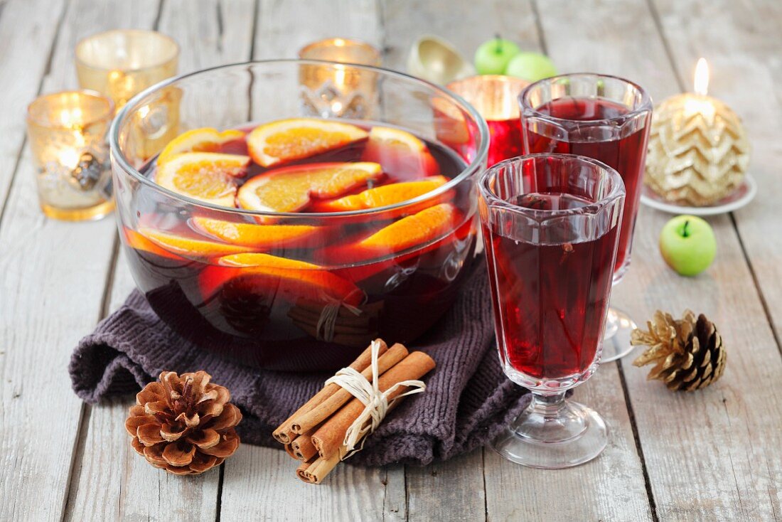 Mulled wine with oranges (Christmas)