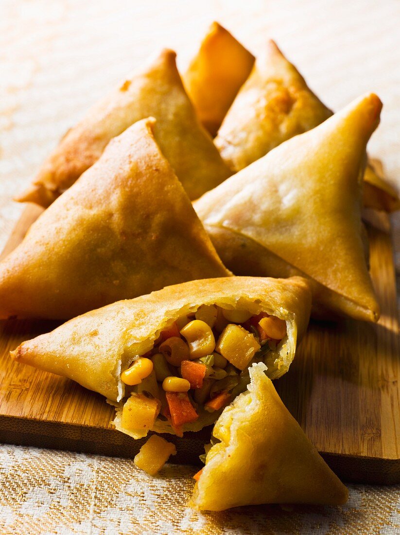 Vegetable samosas