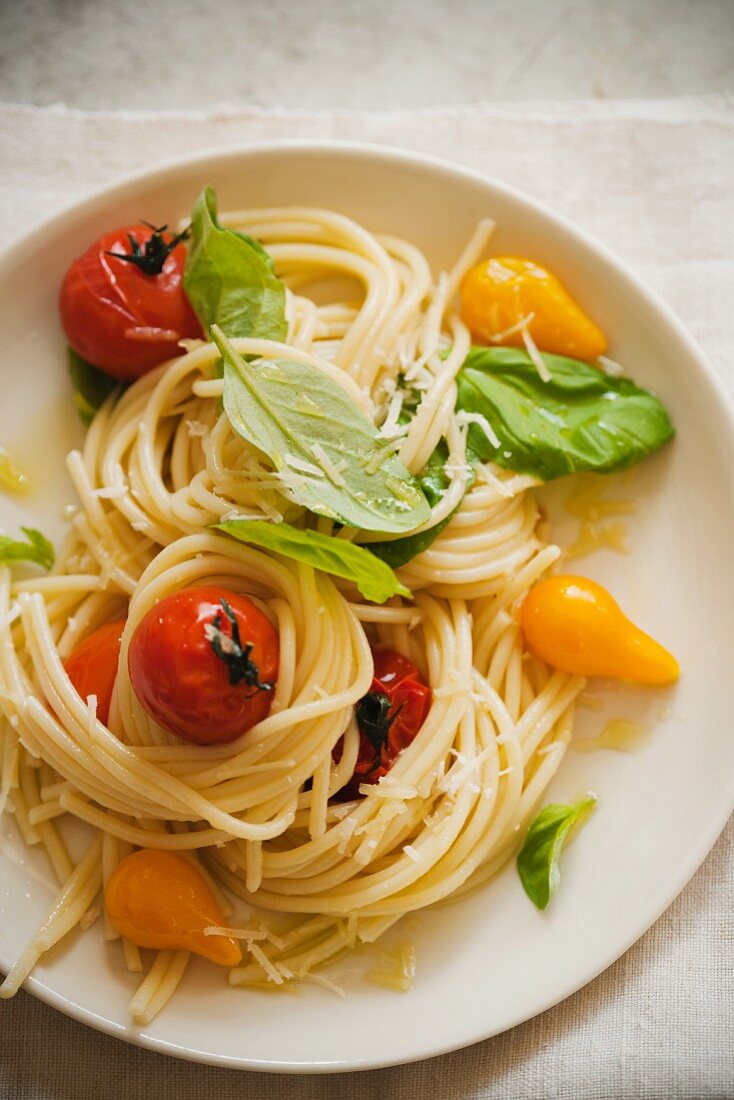Spaghetti with Red and Yellow Tomatoes and Fresh Basil