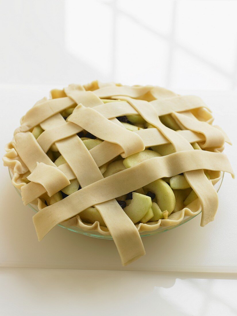 Ungebackener Apple Pie mit Teiggitter