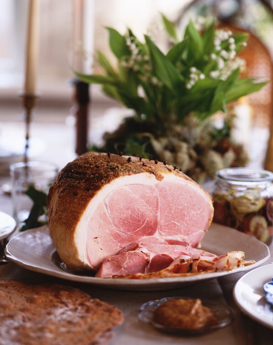Boiled ham with cloves