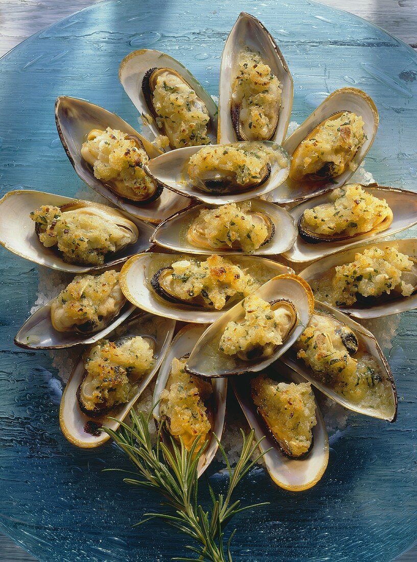 Mussels au Gratin with Herbs
