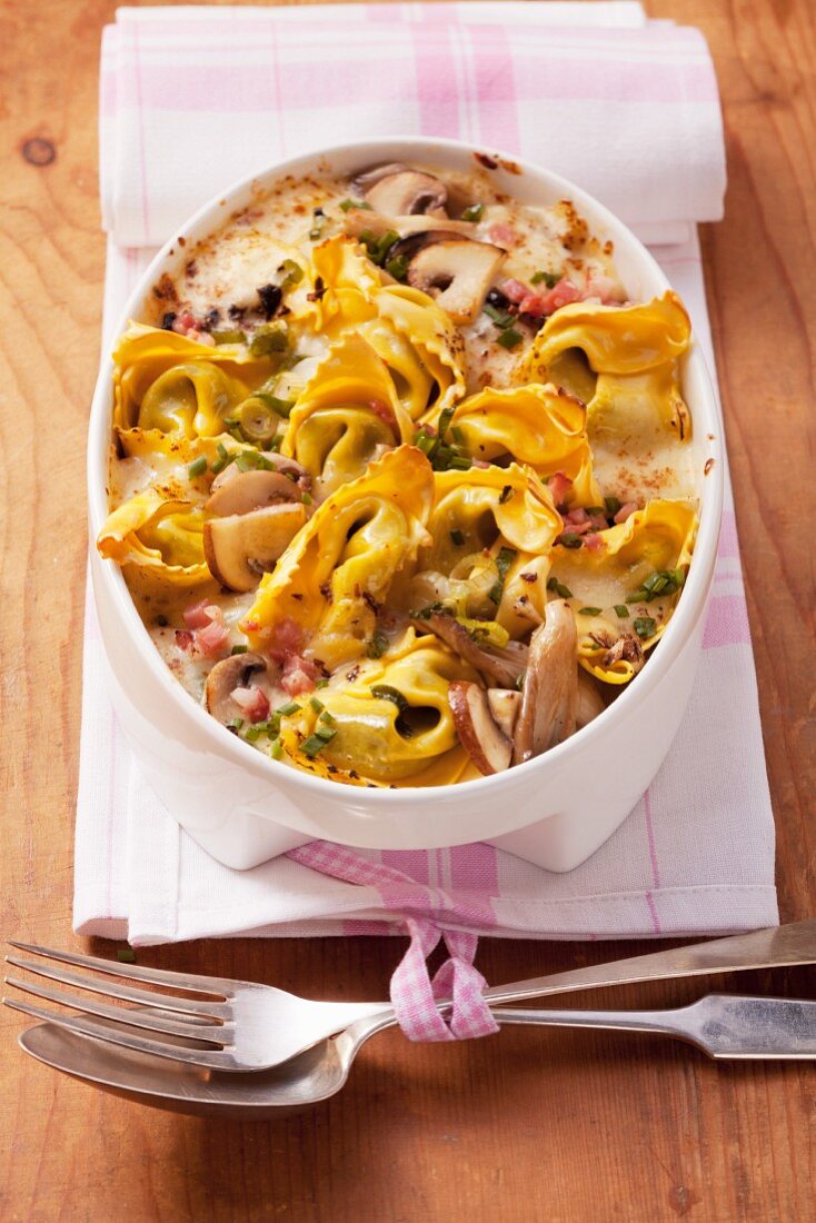 Tortellini mushroom bake