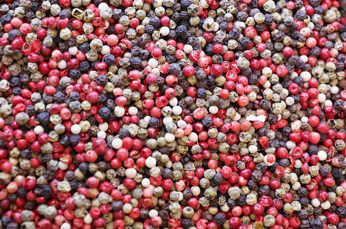 Mixed peppercorns (full-frame)