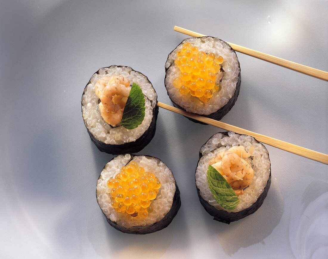 Sushi mit Keta-Kaviar & Krabben