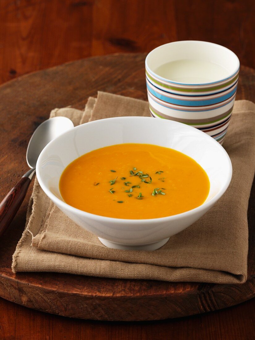 Carrot soup with herbs