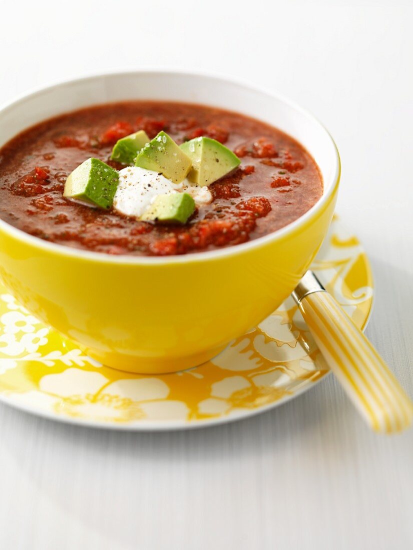 Gazpacho mit Avocado