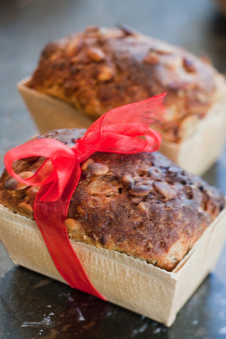 Tin loaf as a gift