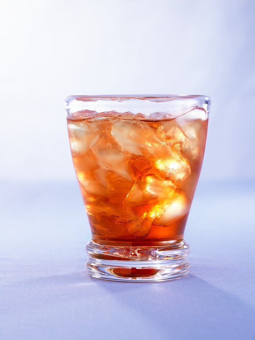 Disarono Splash (Cocktail mit Amarettolikör & Orangensaft)