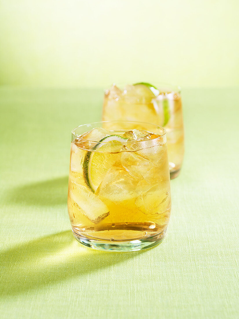Jameson Ginger (Cocktail mit Whisky & Gingerale)