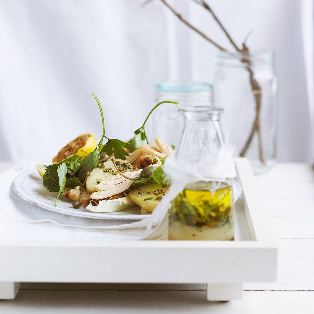 Hähnchensalat mit Kartoffeln, Kapern und grüner Sauce