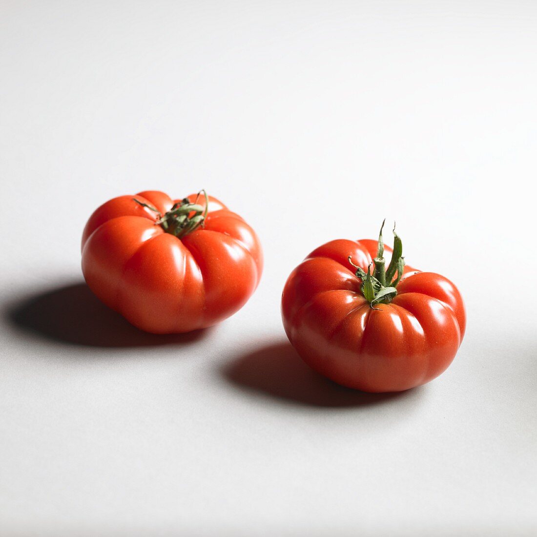Zwei Tomaten der Sorte Red Star