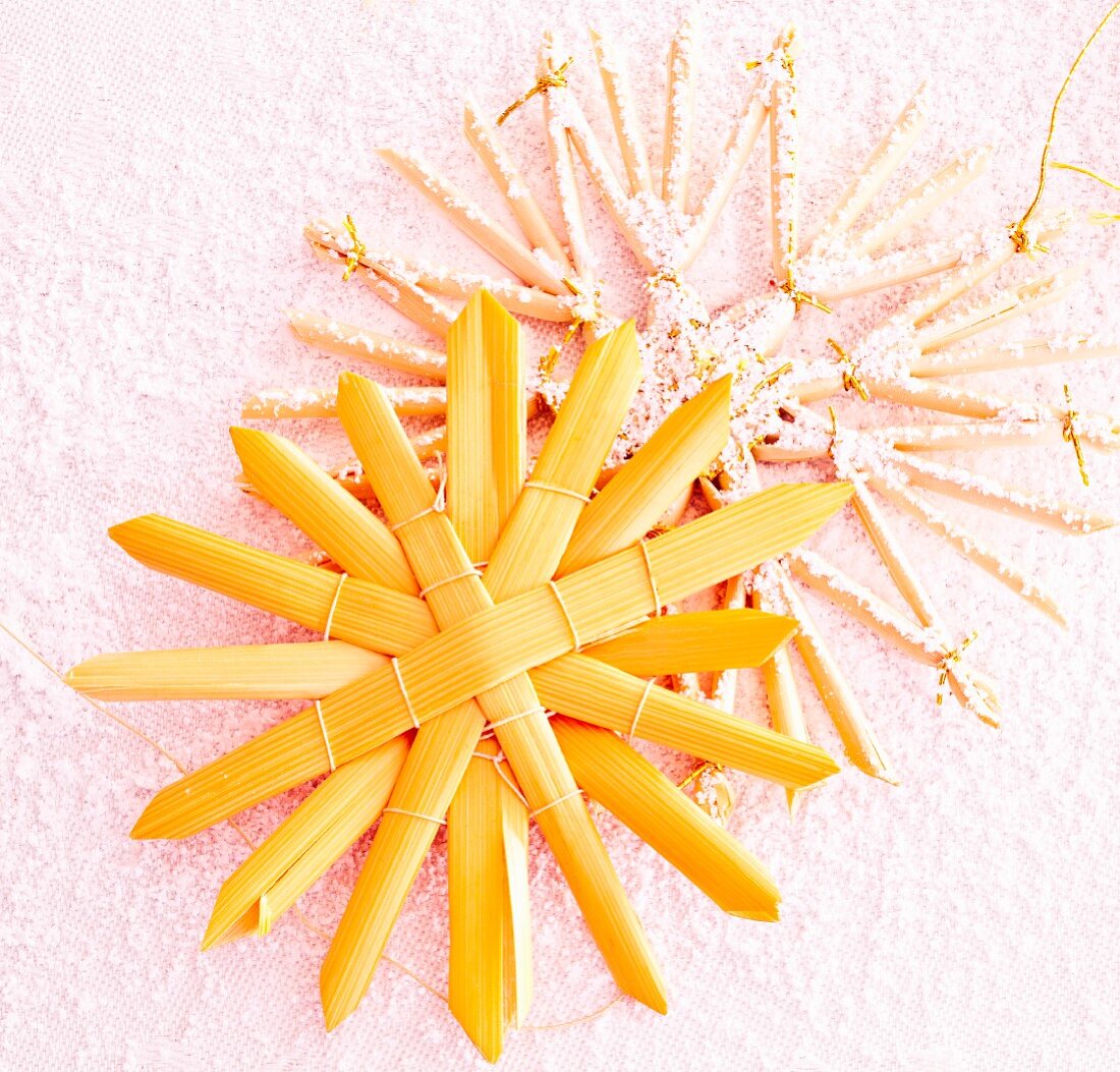 Christmas straw stars