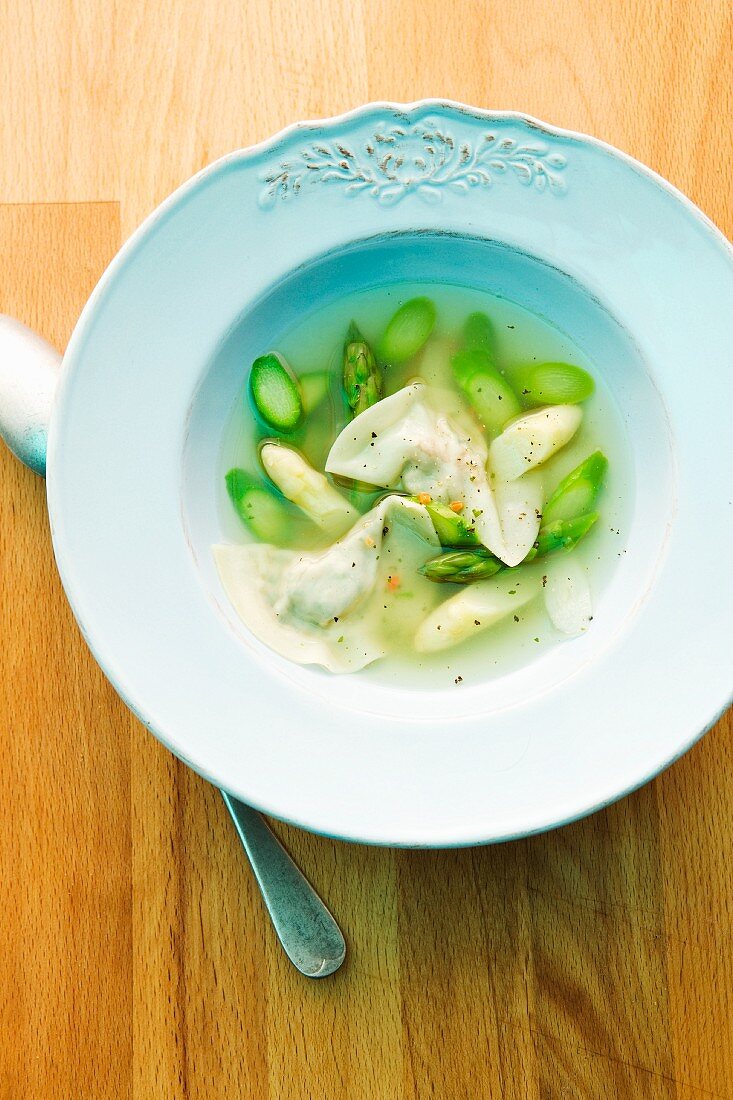 Asparagus soup with herb tortellini