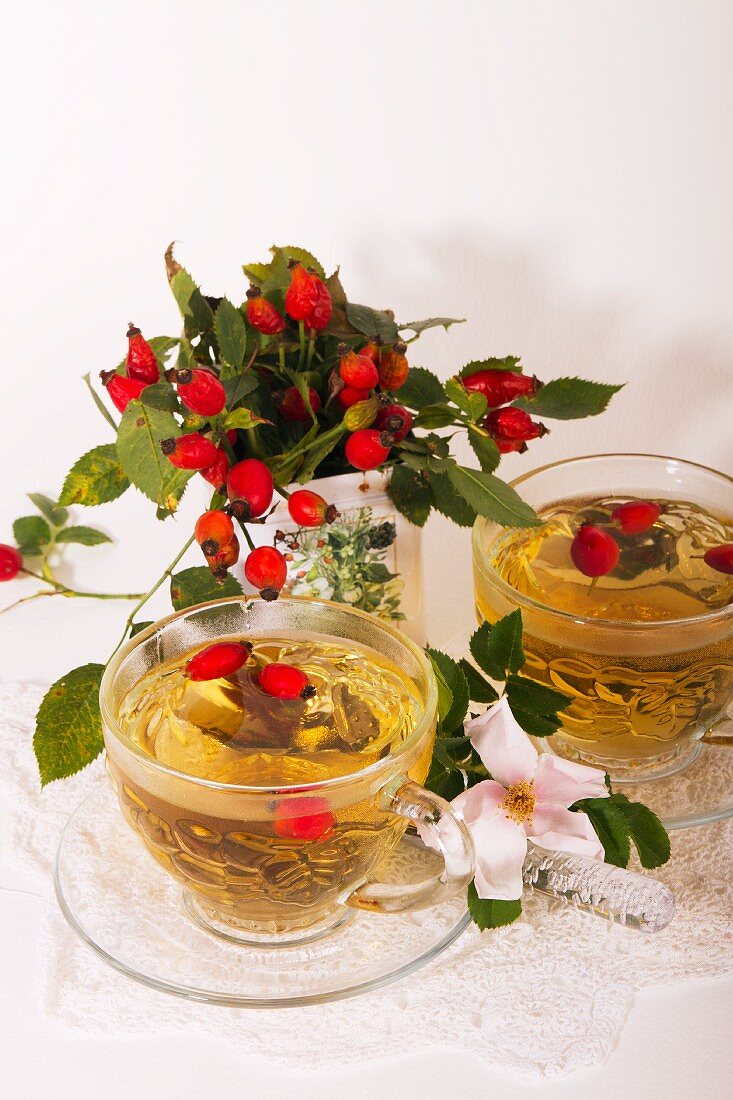 Rose hip tea and fresh rose hips