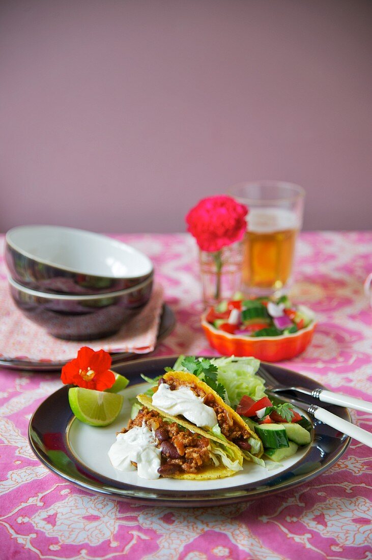 Tacos mit Hackfleisch und Sauerrahm (Mexiko)